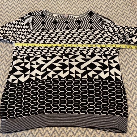 Chico's Easywear Black and White Sweater – Size 2 (US Size Large) - Picture 5 of 8